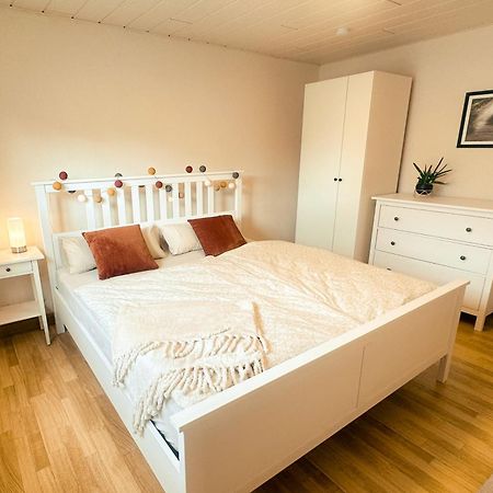 Gemuetliche Ferienwohnung In Der Eifel - Naehe Mosel Bausendorf Buitenkant foto